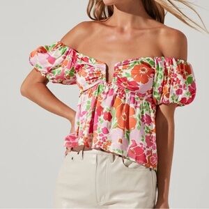 ASTR the‎ Label Nalda Blouse Floral Pink Puff Sleeve Size M NWT Revolve